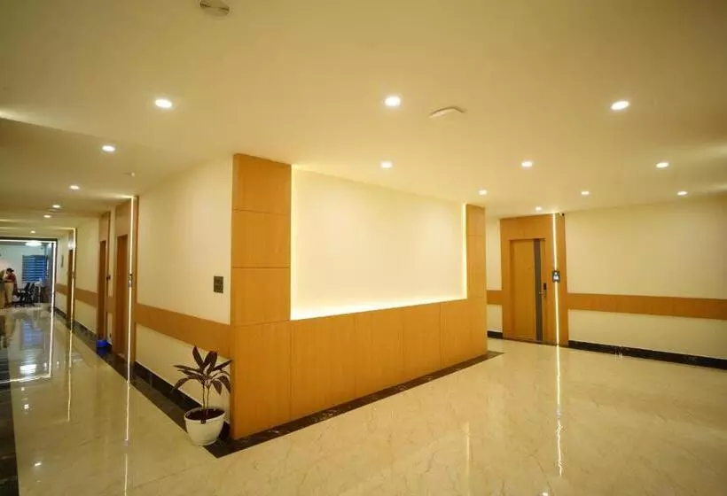 Hotel Emerald Urban Comforts