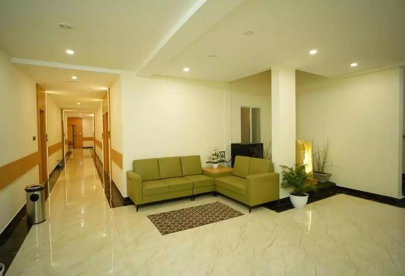 Hotel Emerald Urban Comforts