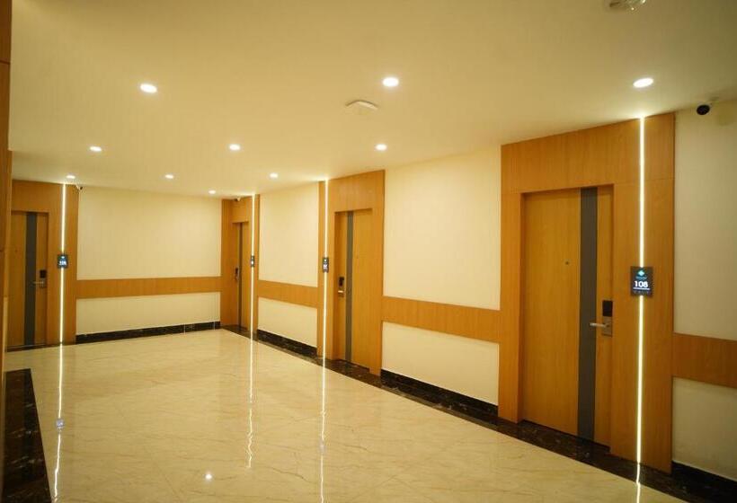 هتل Emerald Urban Comforts