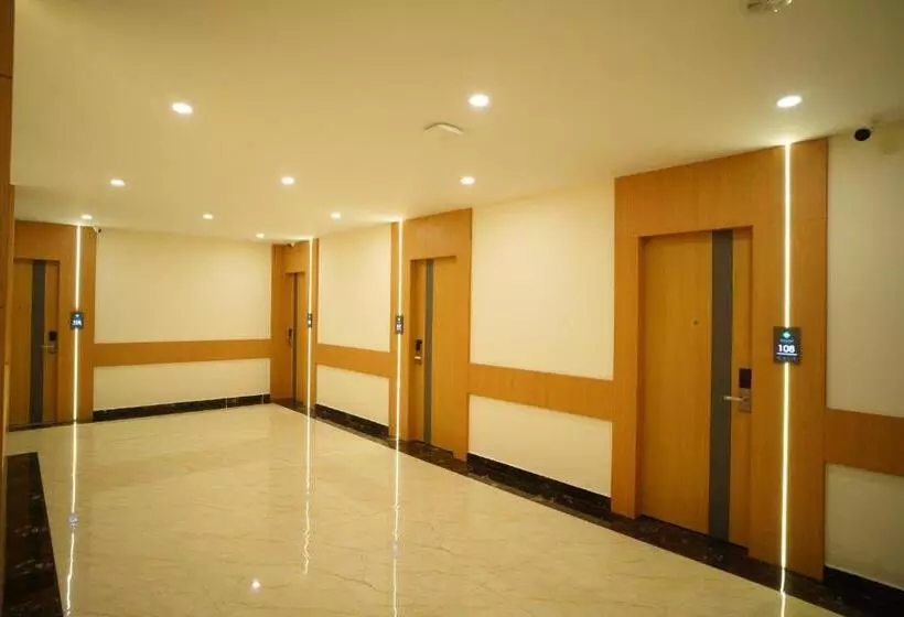 Hotel Emerald Urban Comforts