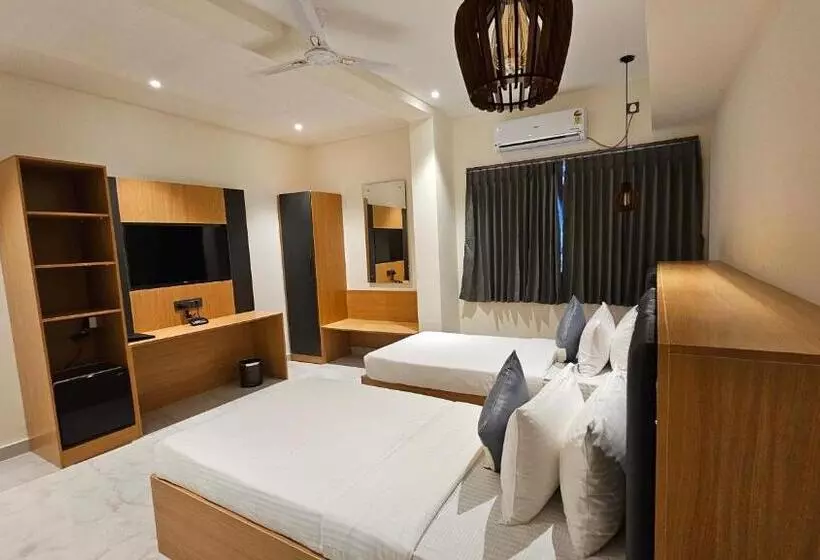 Hotel Emerald Urban Comforts