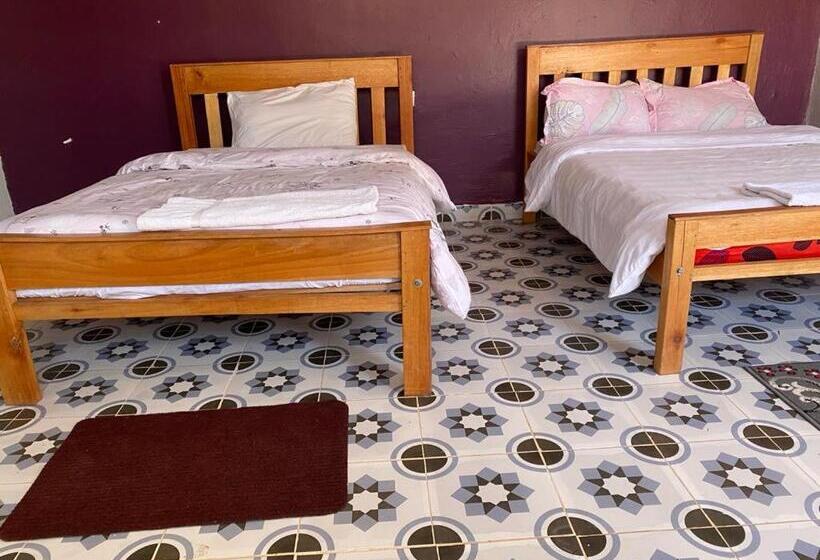 هتل Enkanasa Garden Nanyuki