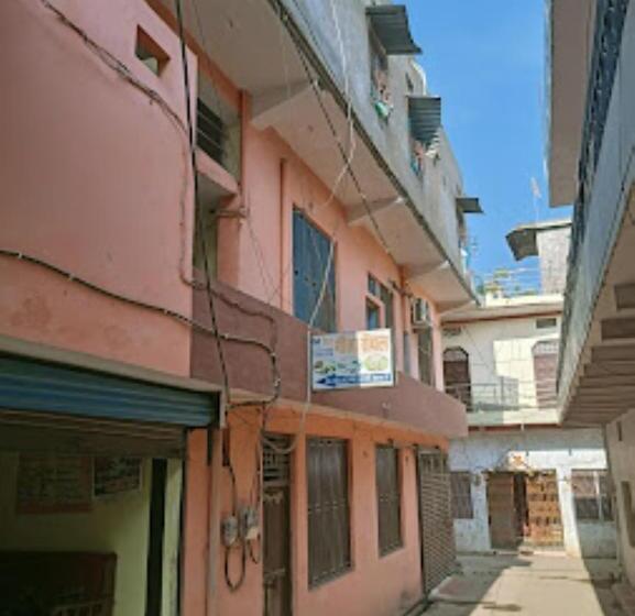 בית מלון כפרי Geeta Royal,datia