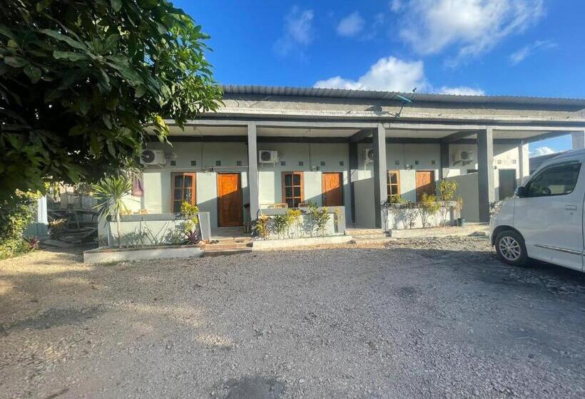 בית מלון כפרי Sumbawa Maluk Homestay Kost Tika