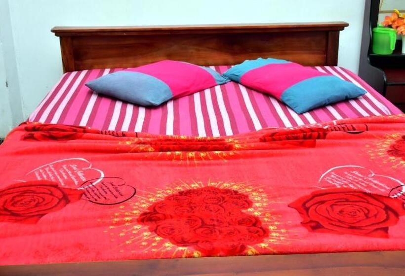 호텔 Ninety Nine Grand