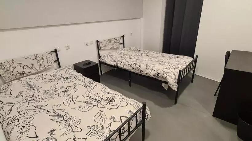 Majatalo Hostal Nana B&b