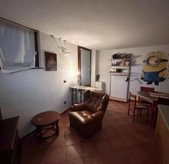 ペンション La Maison Jaune