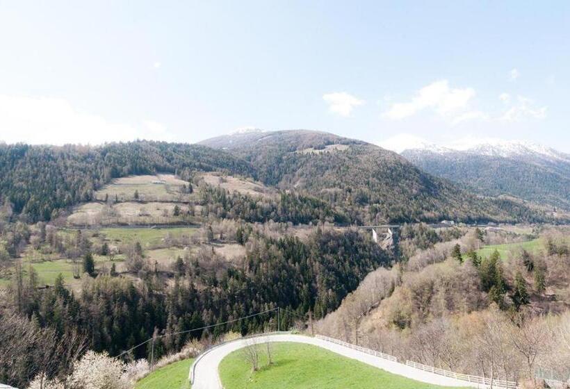 Пансион La Maison Jaune