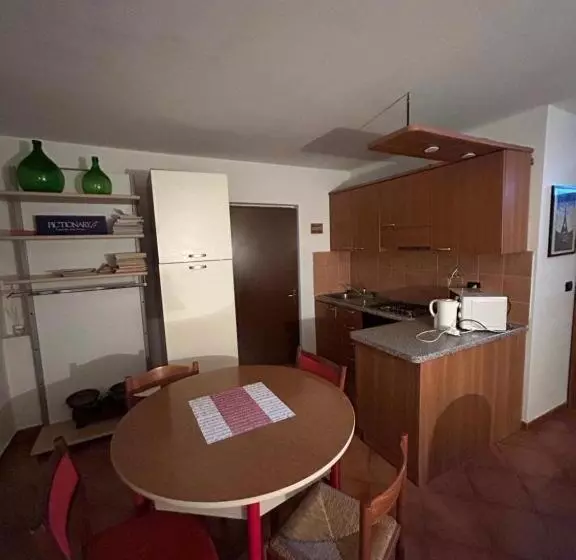 ペンション La Maison Jaune