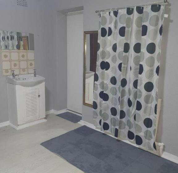 بنسيون Thornton Room