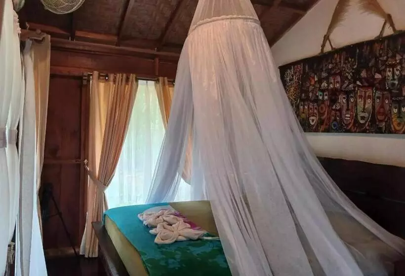 Majatalo Tropical Jungle Lodge & Jungle Trekking