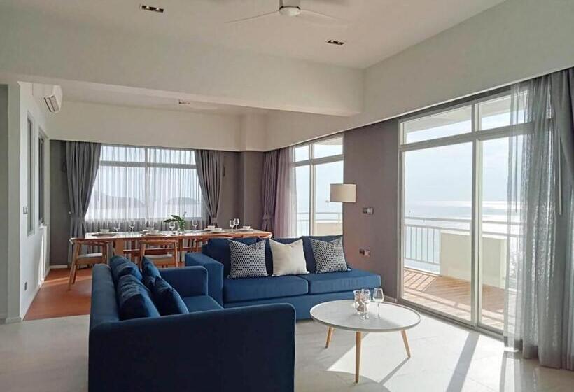 Waterfront Suites Phuket By Centara New