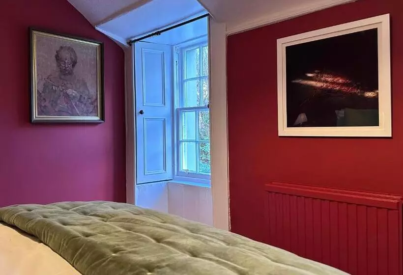 ベッドアンドブレックファースト Well Red Room,spean Lodge