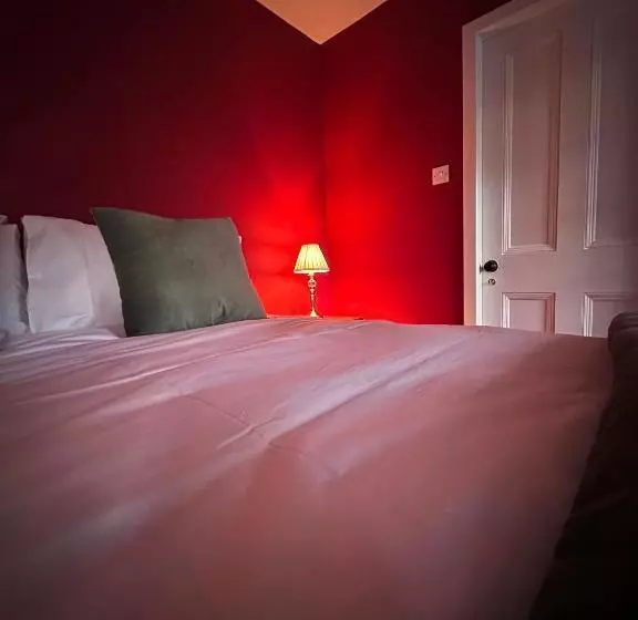 ベッドアンドブレックファースト Well Red Room,spean Lodge