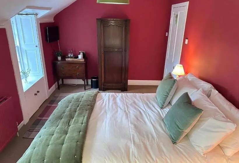 ベッドアンドブレックファースト Well Red Room,spean Lodge