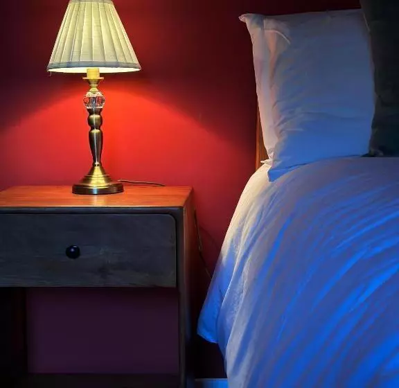 ベッドアンドブレックファースト Well Red Room,spean Lodge