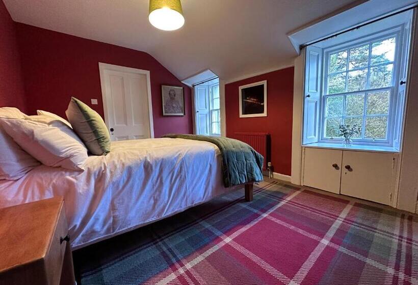 Bed and Breakfast Well Red Room,spean Lodge