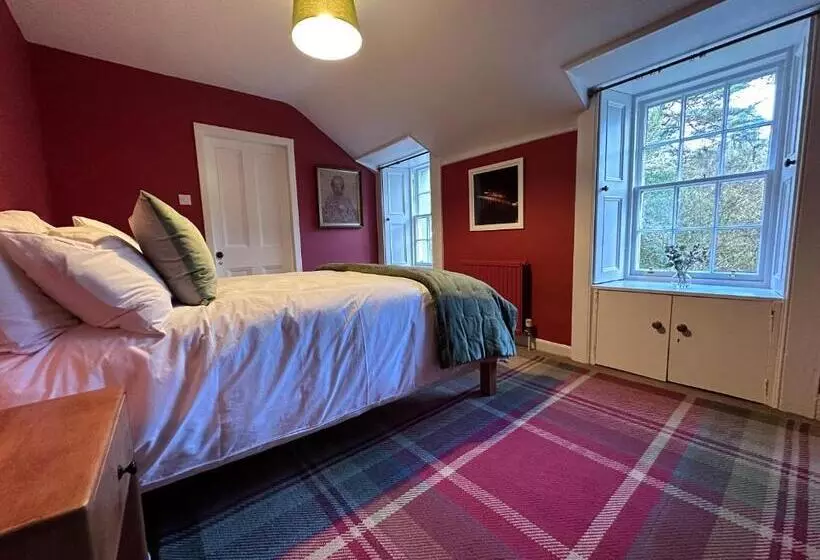 ベッドアンドブレックファースト Well Red Room,spean Lodge