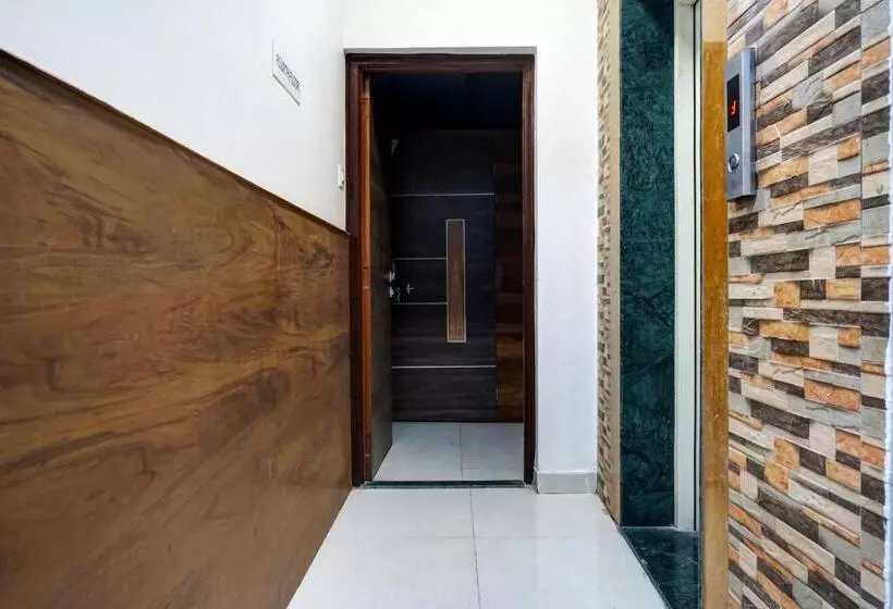 Fabhotel Grandeur