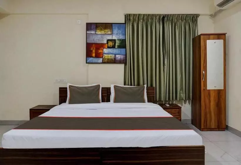 Fabhotel Grandeur