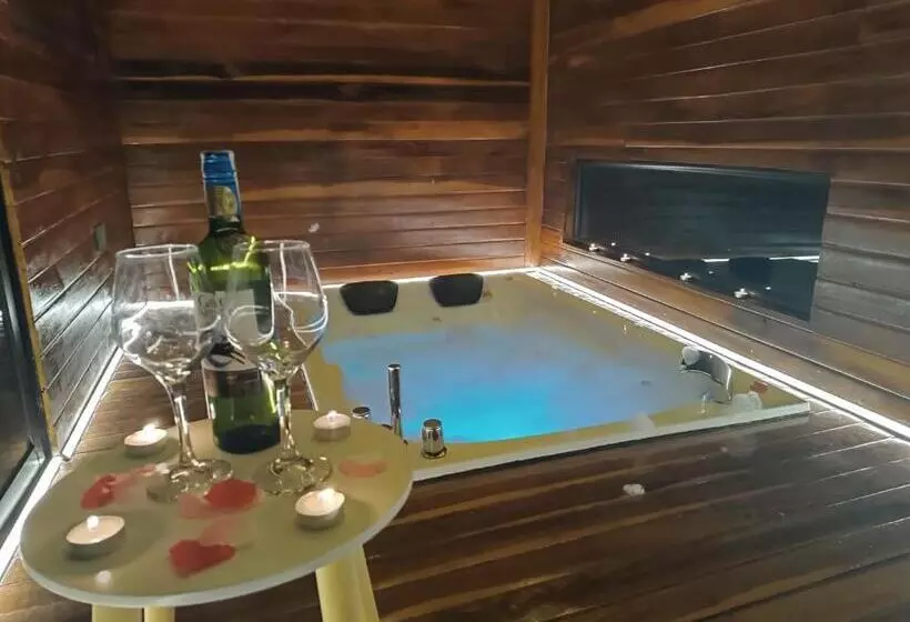 Kapselihotelli Chiamox Glamping