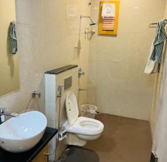 בית מלון כפרי King S Imperial , Kiratpura