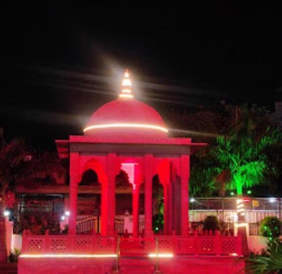 בית מלון כפרי King S Imperial , Kiratpura