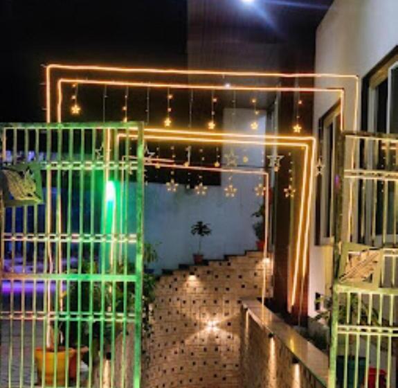 בית מלון כפרי King S Imperial , Kiratpura