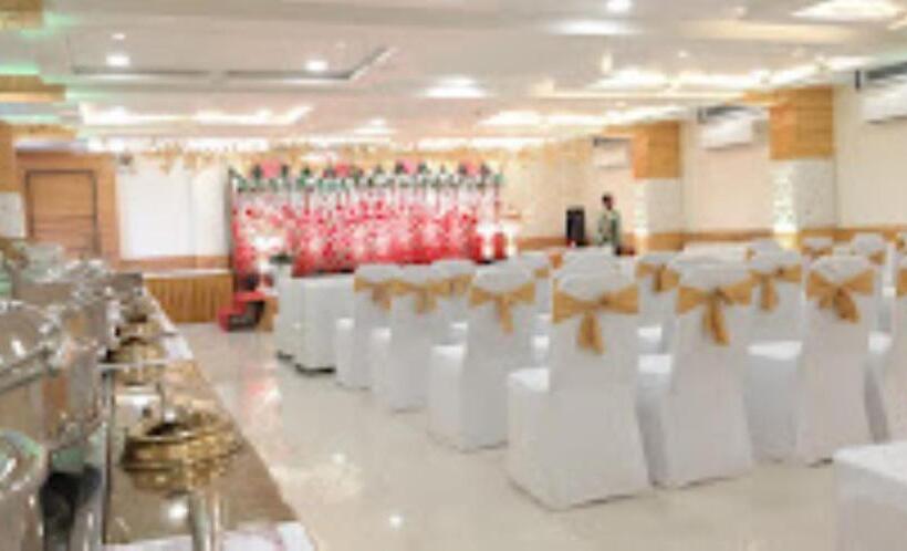 בית מלון כפרי King S Imperial , Kiratpura