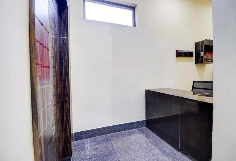 ホテル Oyo 8209 The Park Ovo Hotal