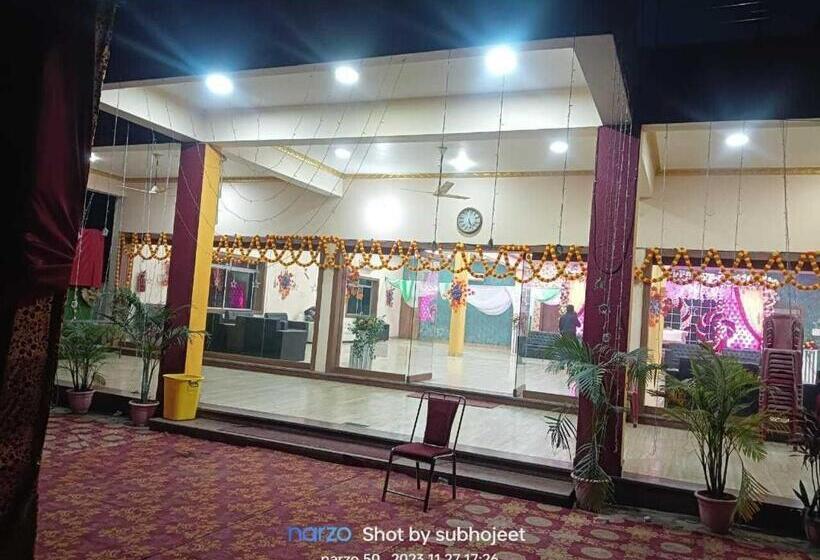 בית מלון כפרי Oyo Utsav Marriage Garden