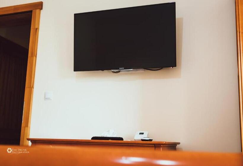 هتل Pensiunea Colt De Rai Cean