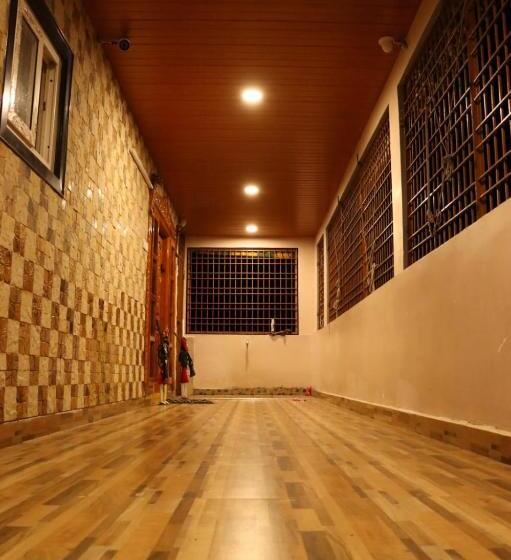 هتل Visweswara Grand