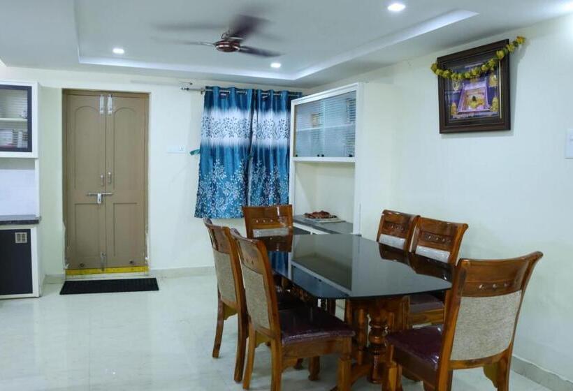 هتل Visweswara Grand