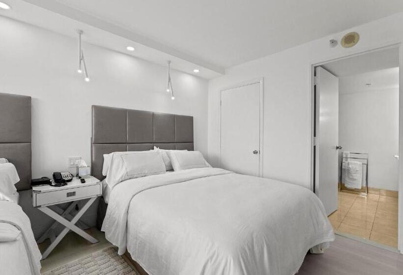 Luxury Condo Hotel With Full Kitchen, Located At 5 Mints Walk To The Beach