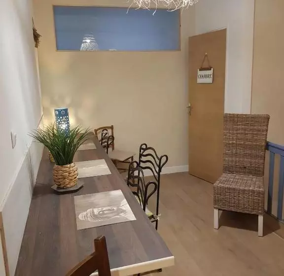 Majatalo Fenêtre Sur Cour Du Docteur Privey   Free & Secure Park Bike