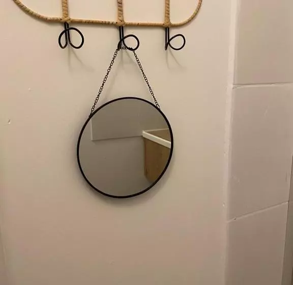 Majatalo Fenêtre Sur Cour Du Docteur Privey   Free & Secure Park Bike