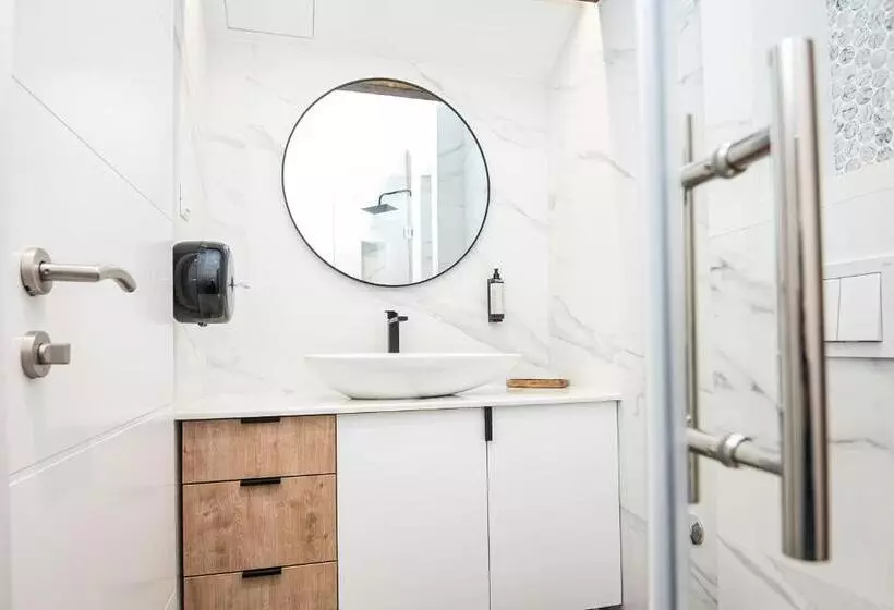 پانسیون Leo Luxury Rooms I Apartments