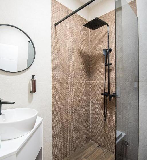 پانسیون Leo Luxury Rooms I Apartments