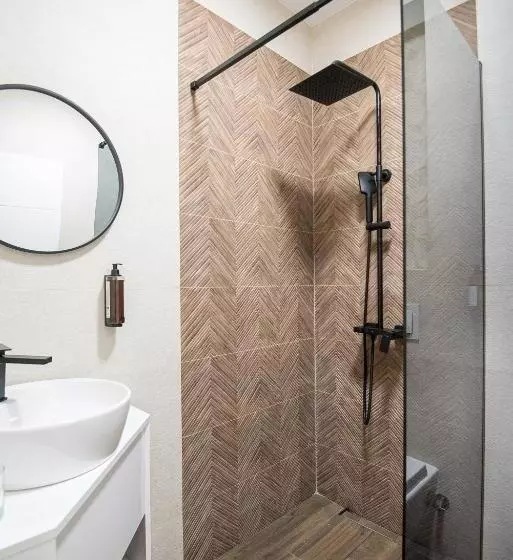 پانسیون Leo Luxury Rooms I Apartments