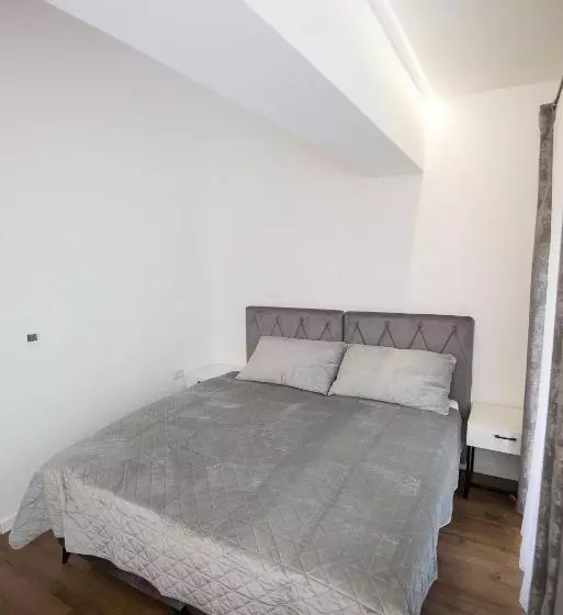 پانسیون Leo Luxury Rooms I Apartments