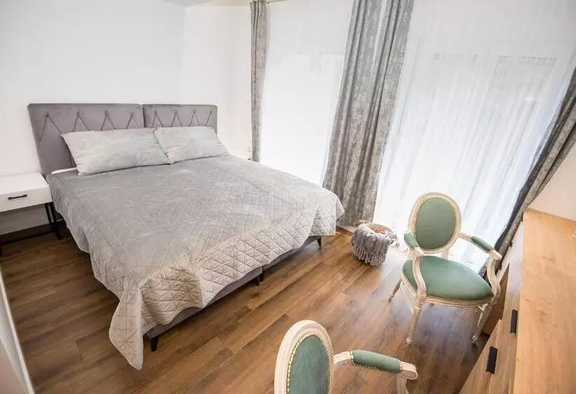پانسیون Leo Luxury Rooms I Apartments