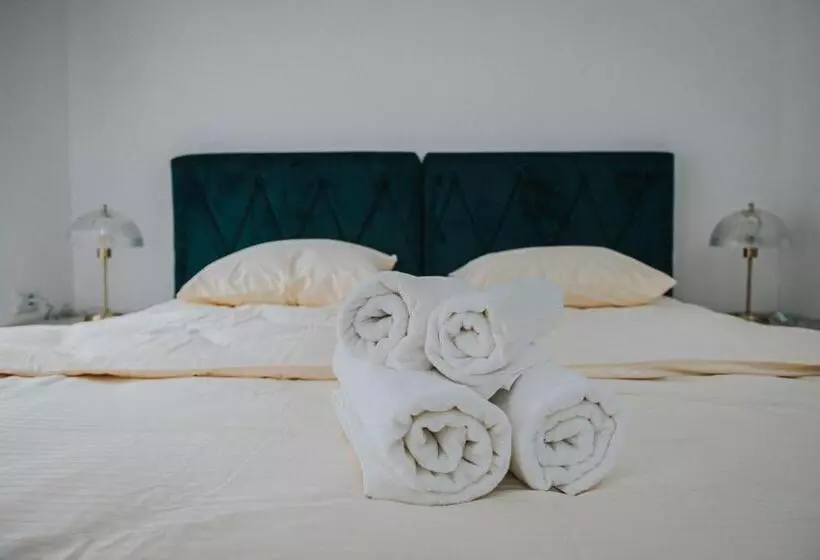 پانسیون Leo Luxury Rooms I Apartments