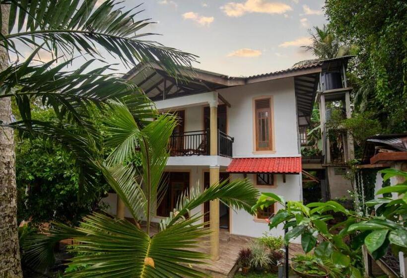 Пансион Manel Eco Lodge, Kathaluwa