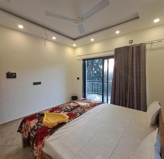 פנסיון Roshni Luxury