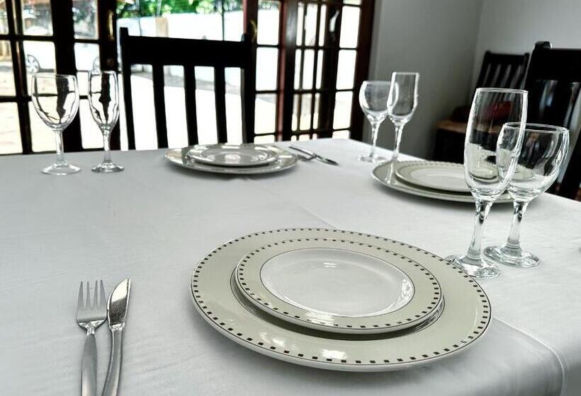 Пансион The Hempel Guesthouse