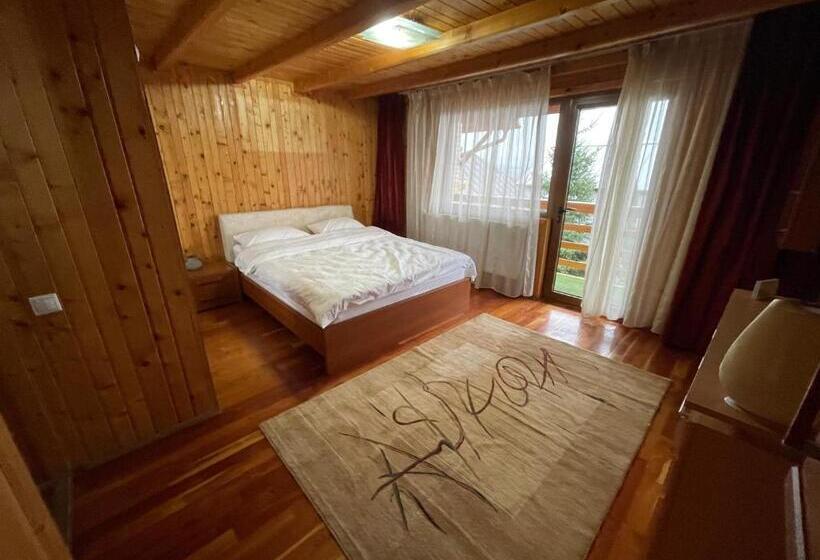 پانسیون Vila Piramida