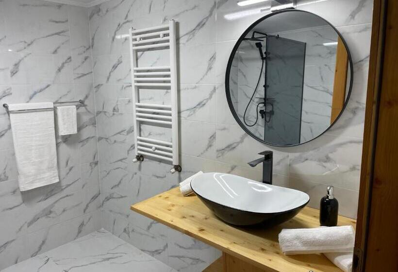 پانسیون Vila Piramida