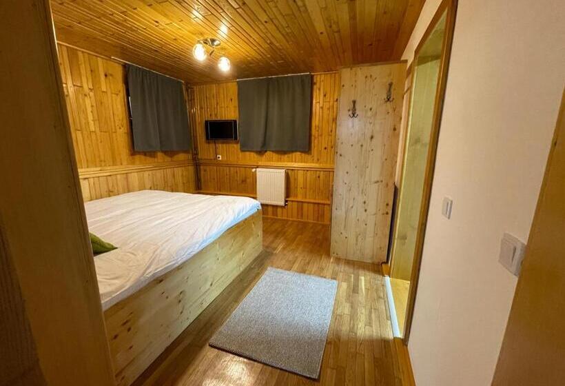 پانسیون Vila Piramida