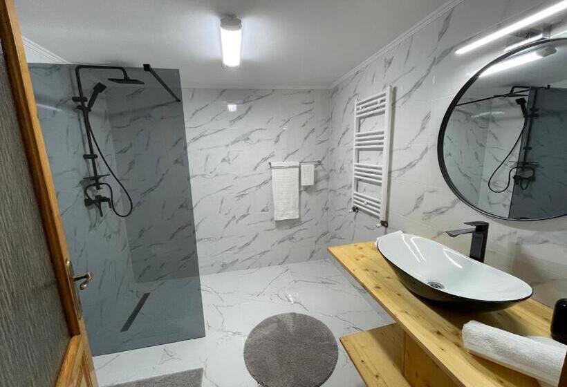 پانسیون Vila Piramida